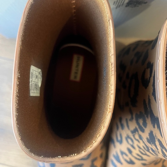 Hunter Ladies Leopard Print Rain Boots - Picture 5 of 7